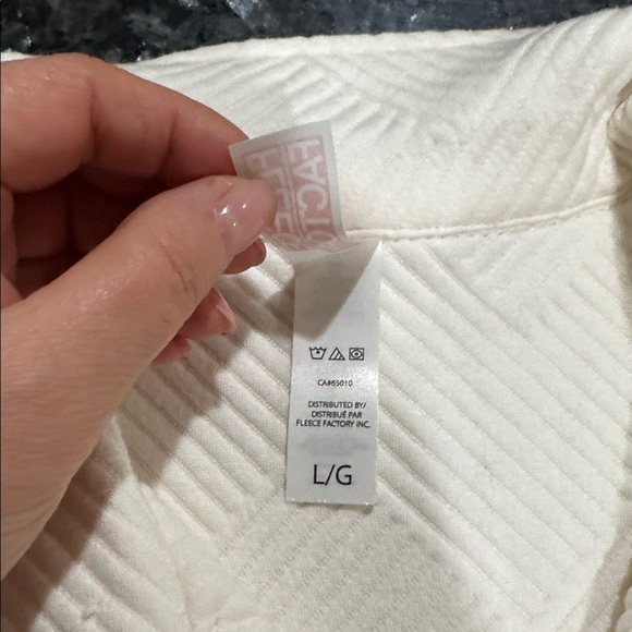 Fleece factory Geometric Jacquard Short Sleeve Button-Down Shirt - Picture 8 of 9